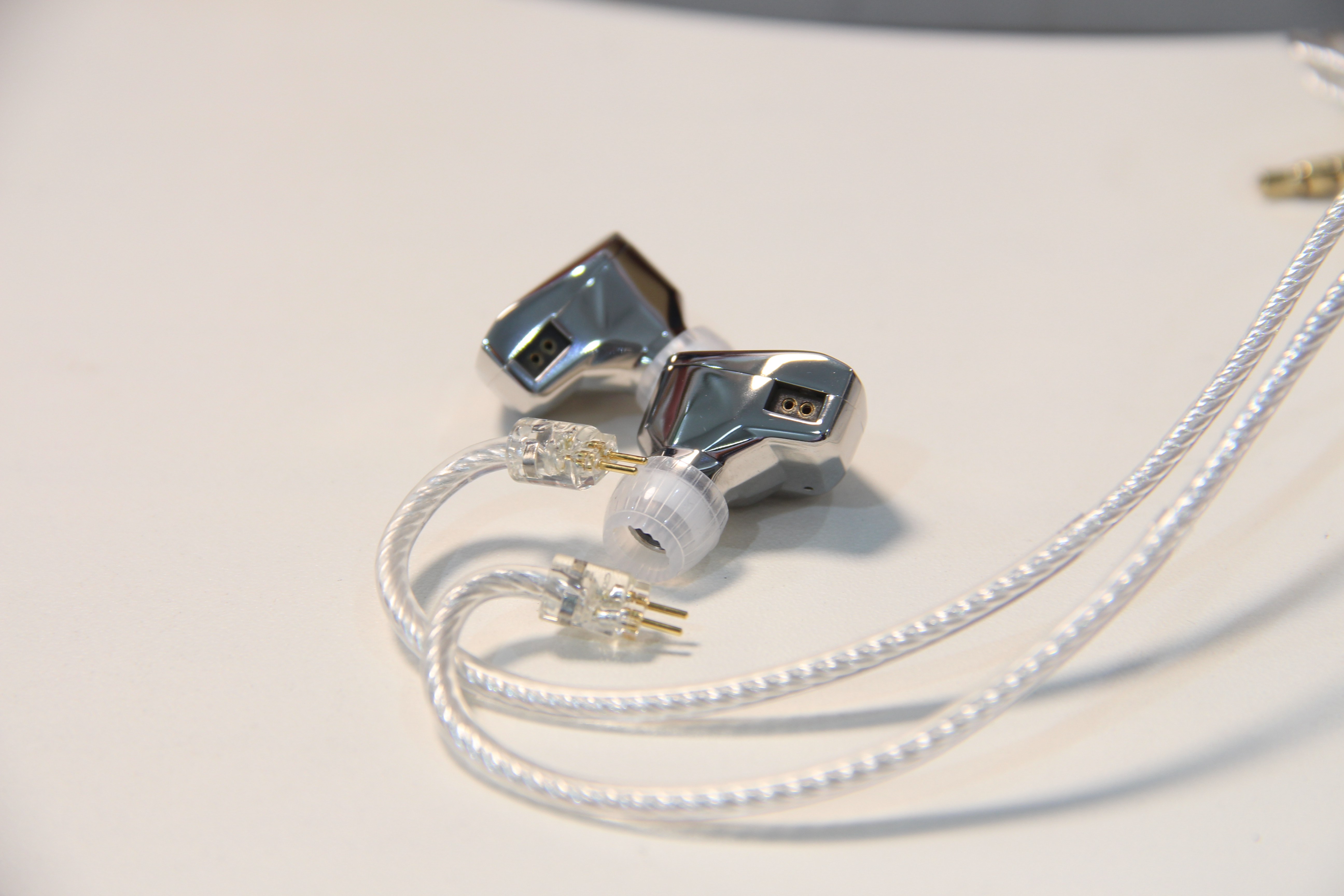 水月雨兰值得买吗,水月雨kato比得上费兰朵吗