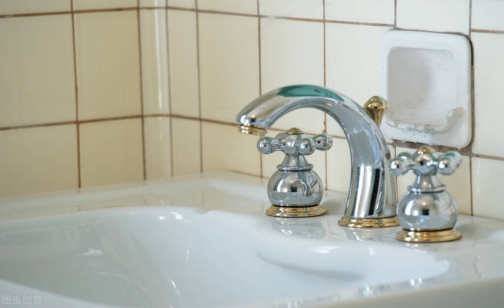 36岁女子咳嗽胸闷,双肺几乎全白!祸根找到了,和她天天用84有关