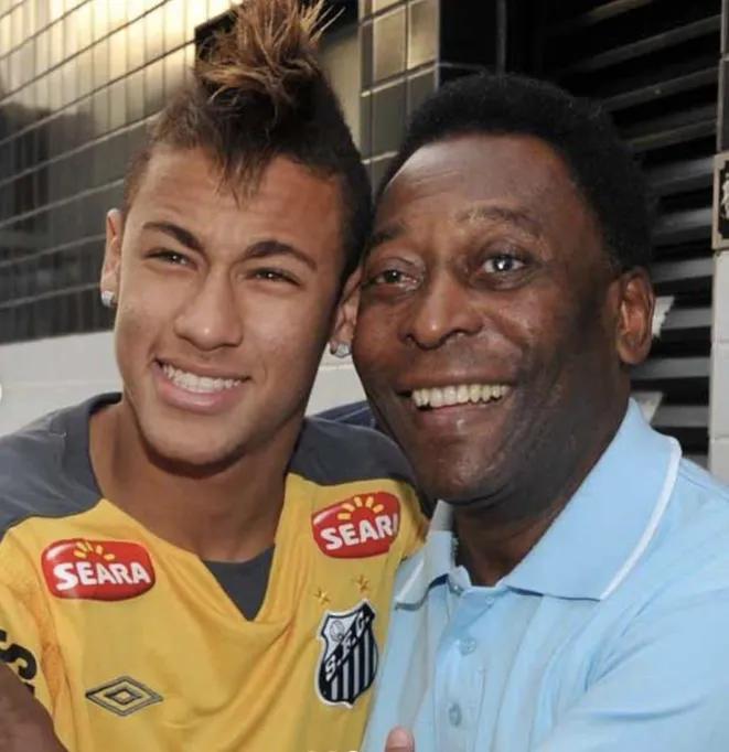 传奇巨星马拉多纳去世,埃德松阿兰特斯多纳西门托