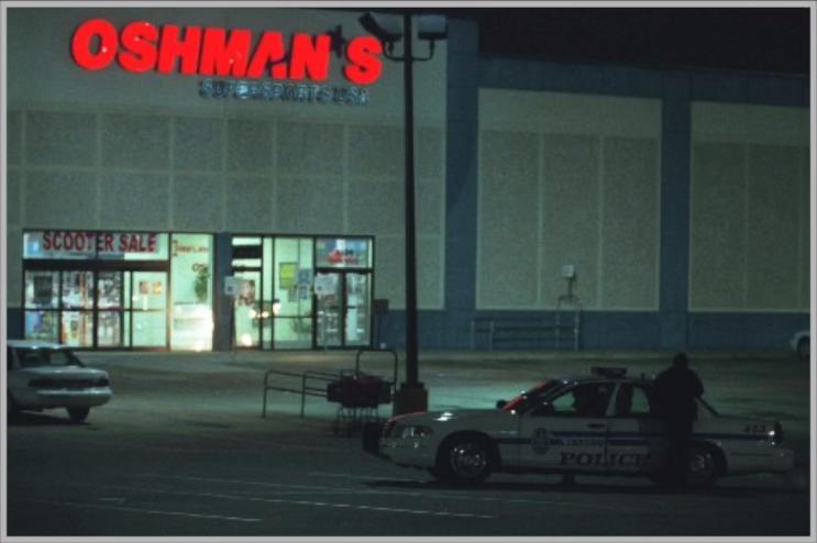 囚犯硬刚狱警，“德州7子”的硬核越狱事件，狱警还挥手示意