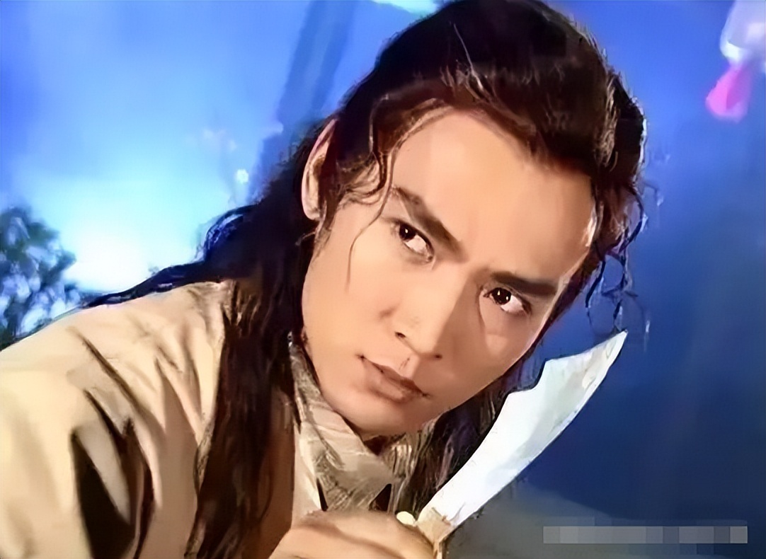 年轻时帅炸天的8位男星，中年后，有人胖快200斤，有人秃成地中海