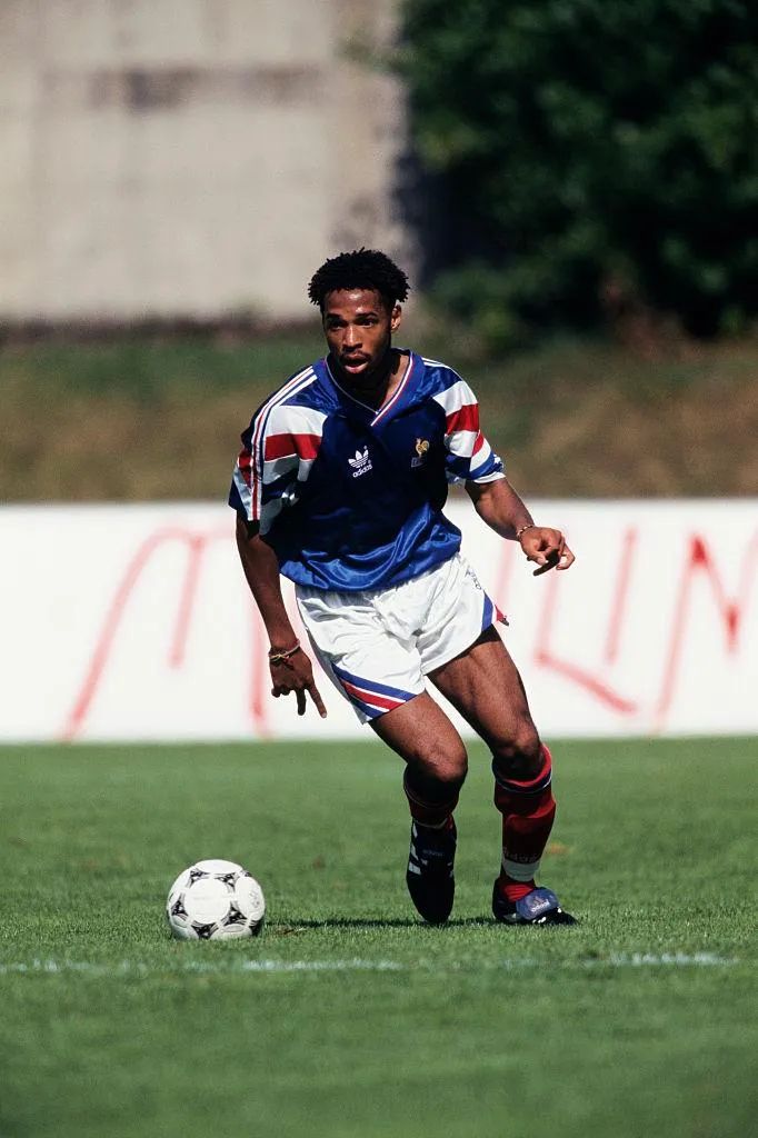 亨利破产内幕,亨利为何退出足坛