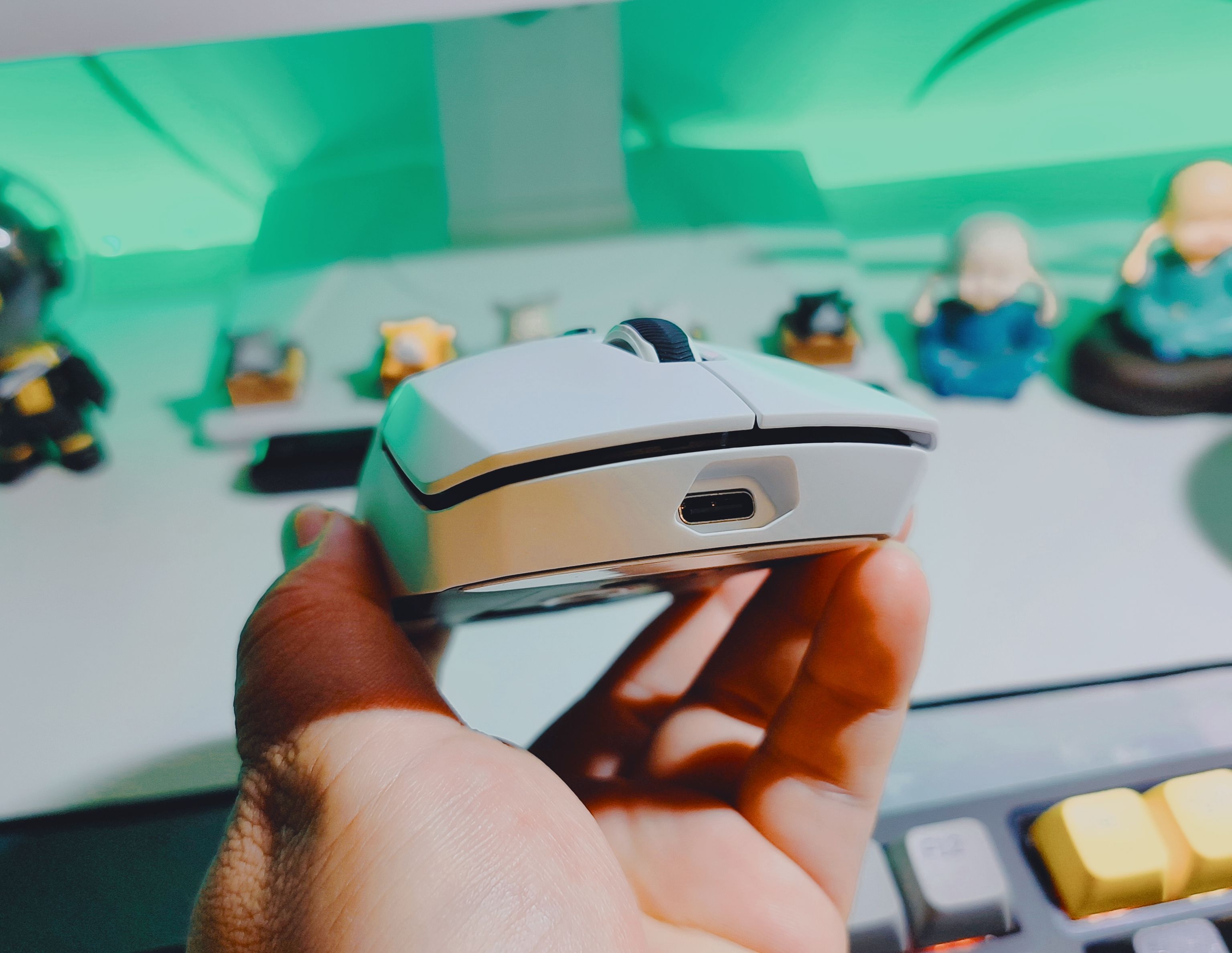 雷柏vt9pro和蜻蜓f1promax选哪个,雷柏vt9pro鼠标防滑贴