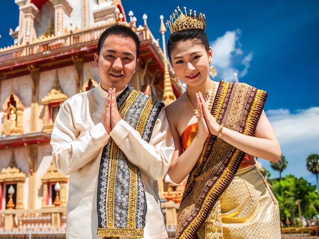 泰国水上卖船的视频,泰国水上市场卖鱼视频