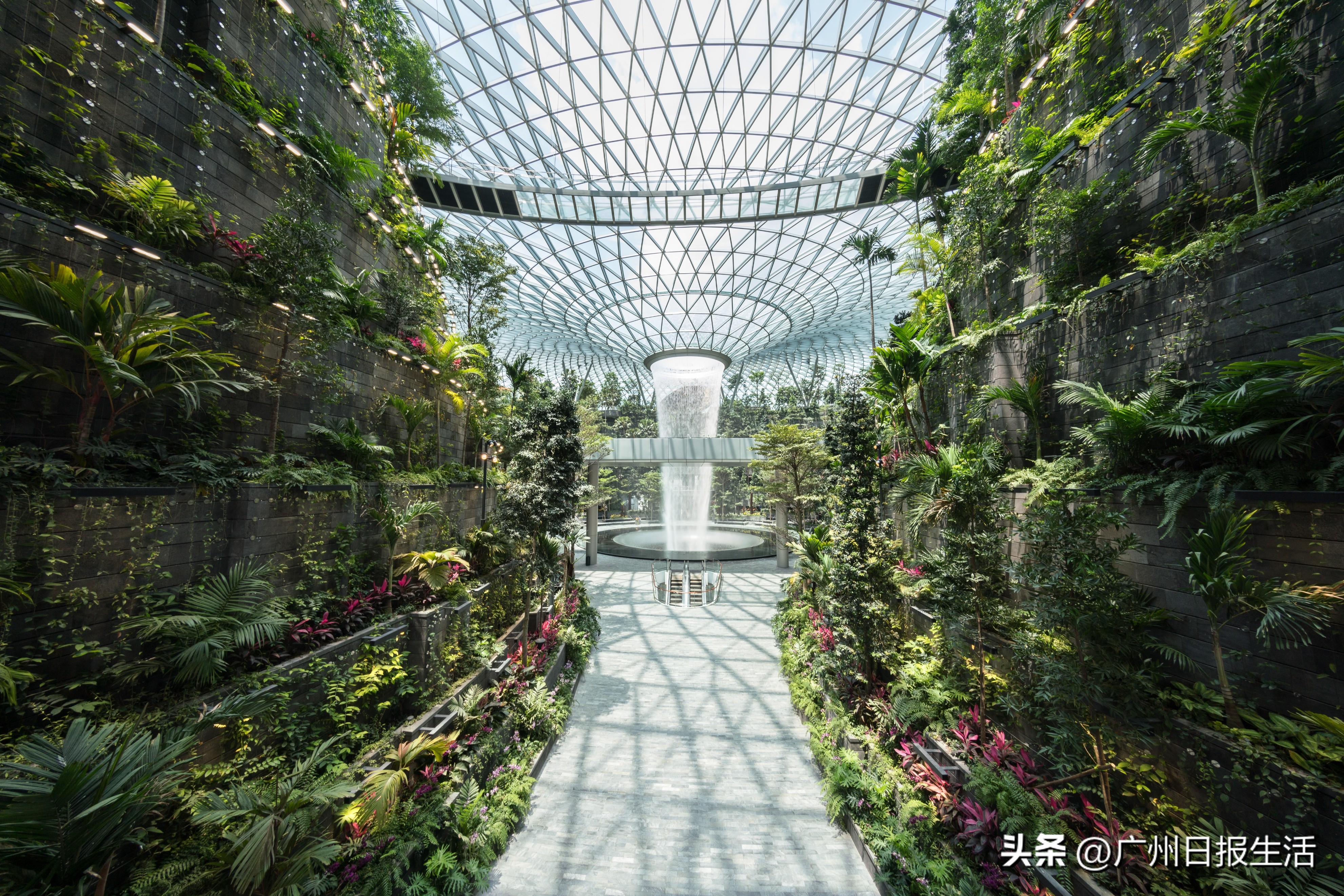 南方海岛游5大目的地推荐,打飞的去重庆徒步三峡之巅