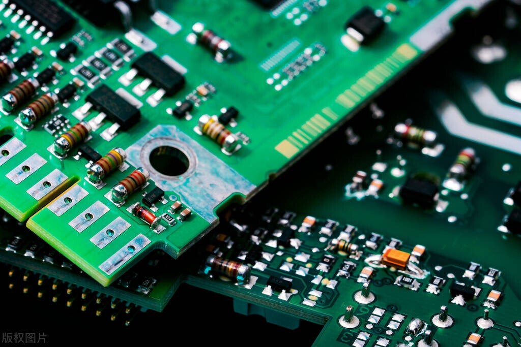 美国芯片禁令外交部回应,美国芯片被禁令最新消息