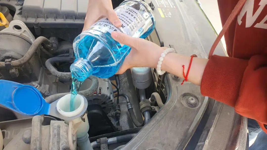 在家自己洗车需要哪些实用工具,自己在家洗车需要买哪些工具