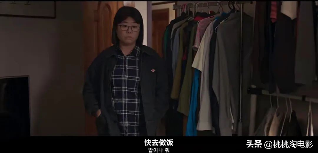 很感动，因为她一直还在坚持