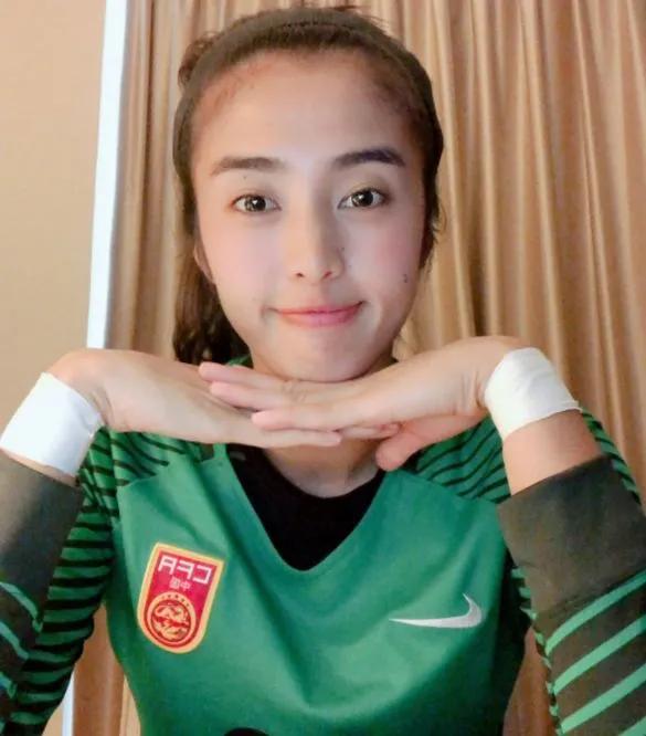 最新女足亚洲杯战女足夺冠照片,2022女足亚洲杯中国女足夺冠瞬间