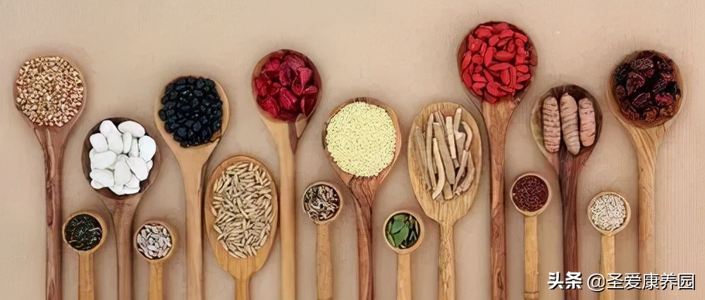 嘴唇越舔越容易干裂怎么办,嘴唇越舔越干用什么药