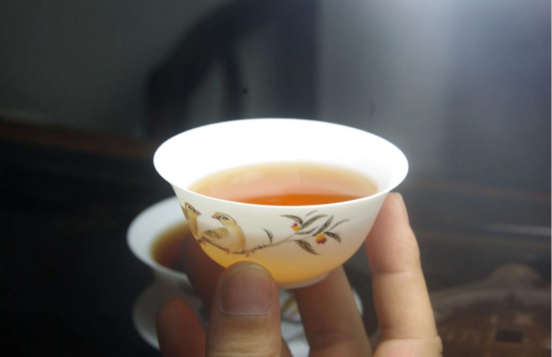 冷泡茶是专门的茶还是普通的茶,冷泡茶vs冷却的茶