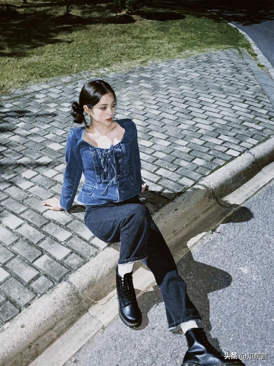 冬天披发好看又显脸小的发型,冬季干净利落减龄的发型