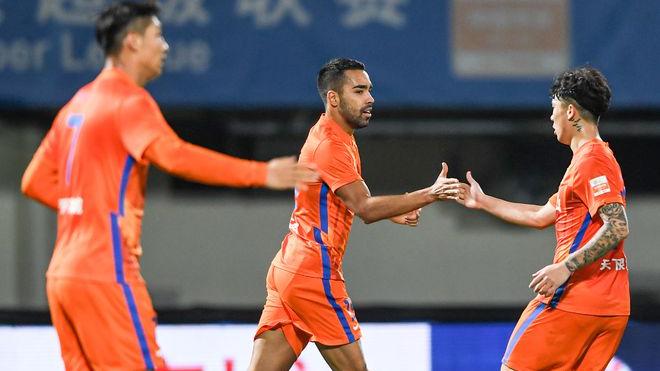 中超泰山队夺冠合集,中超山东泰山队2018年比赛集锦