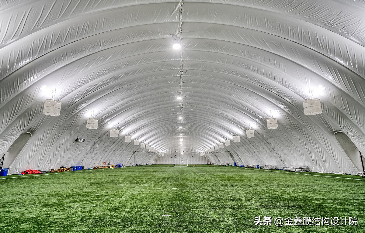 气膜体育馆作为体育建筑优势在哪,气膜体育馆的优势和缺点