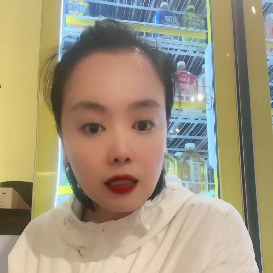 这么说话有可能会得罪一批人，但我就愿意做真实的自己，不...