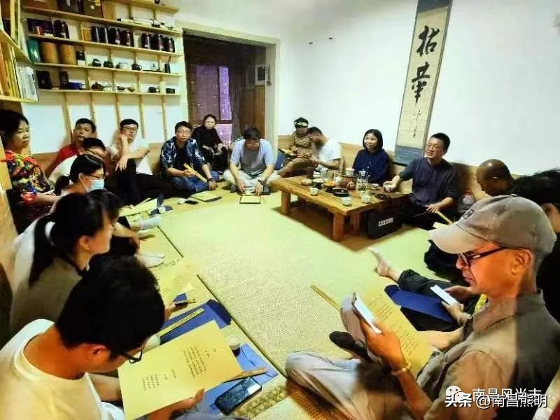 鍏竴鍎跨鑺傚叞鑺辫崏,鍏竴鍎跨鑺傜尓绗艰崏