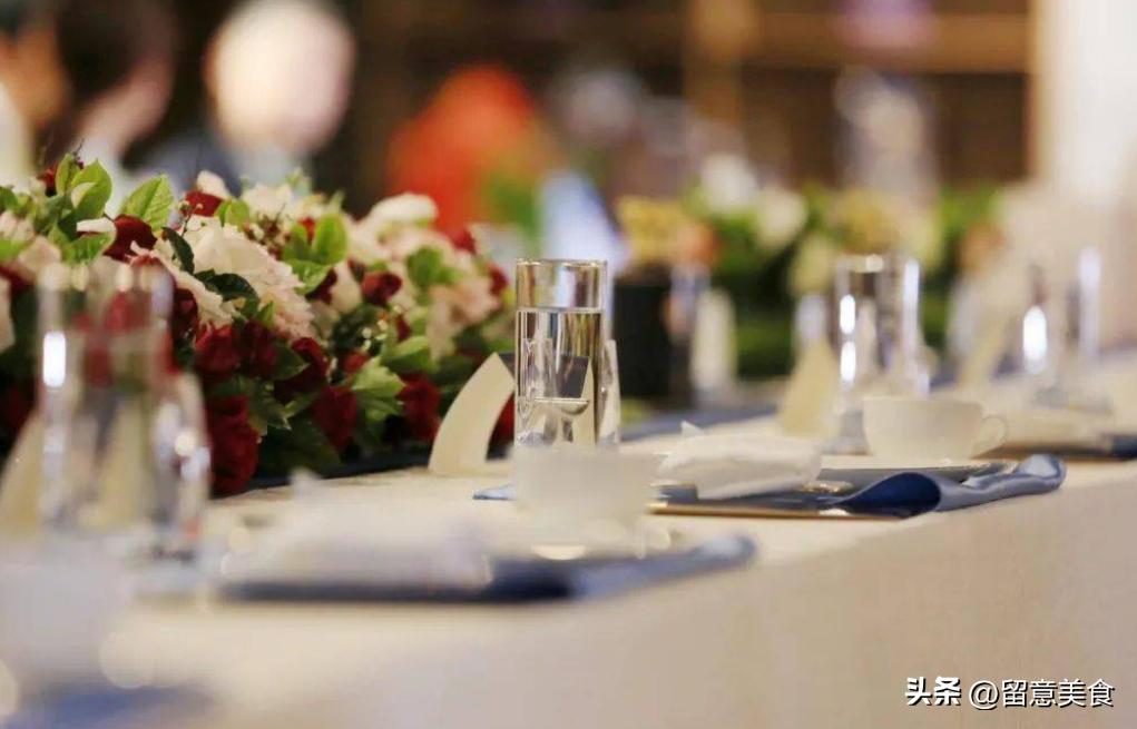 酒桌敬酒技巧和话语,酒桌上让你越混越好的五句敬酒词