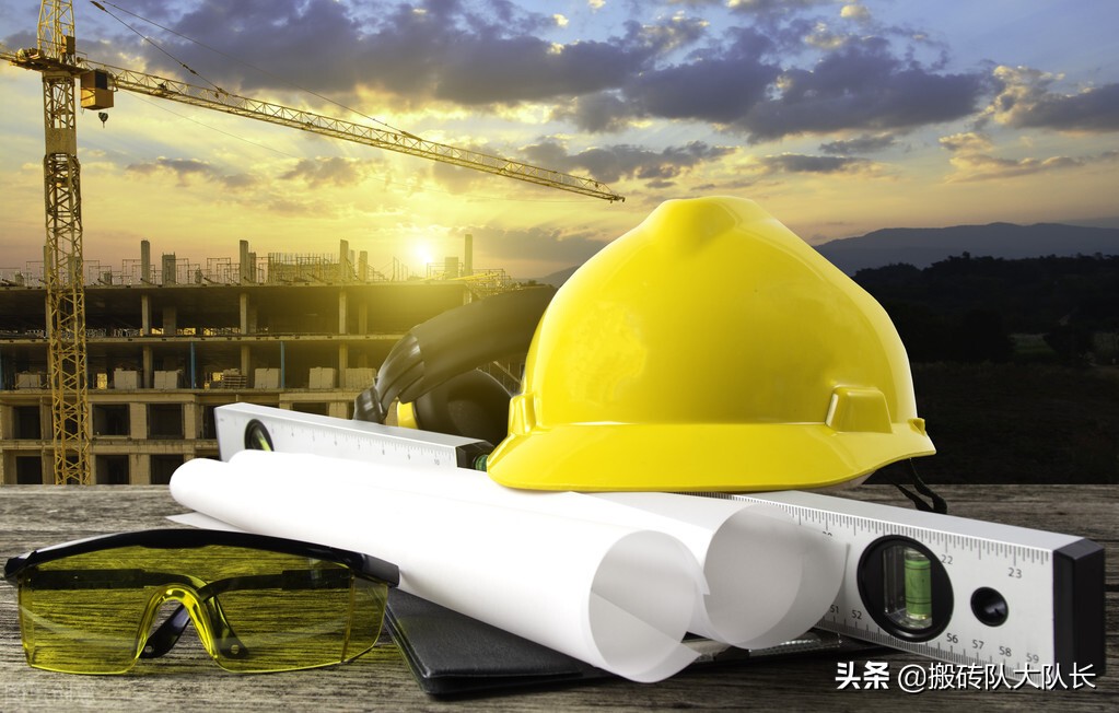 开发商躺平！建筑行业内卷！2022年后半年，行业发展有无转机？