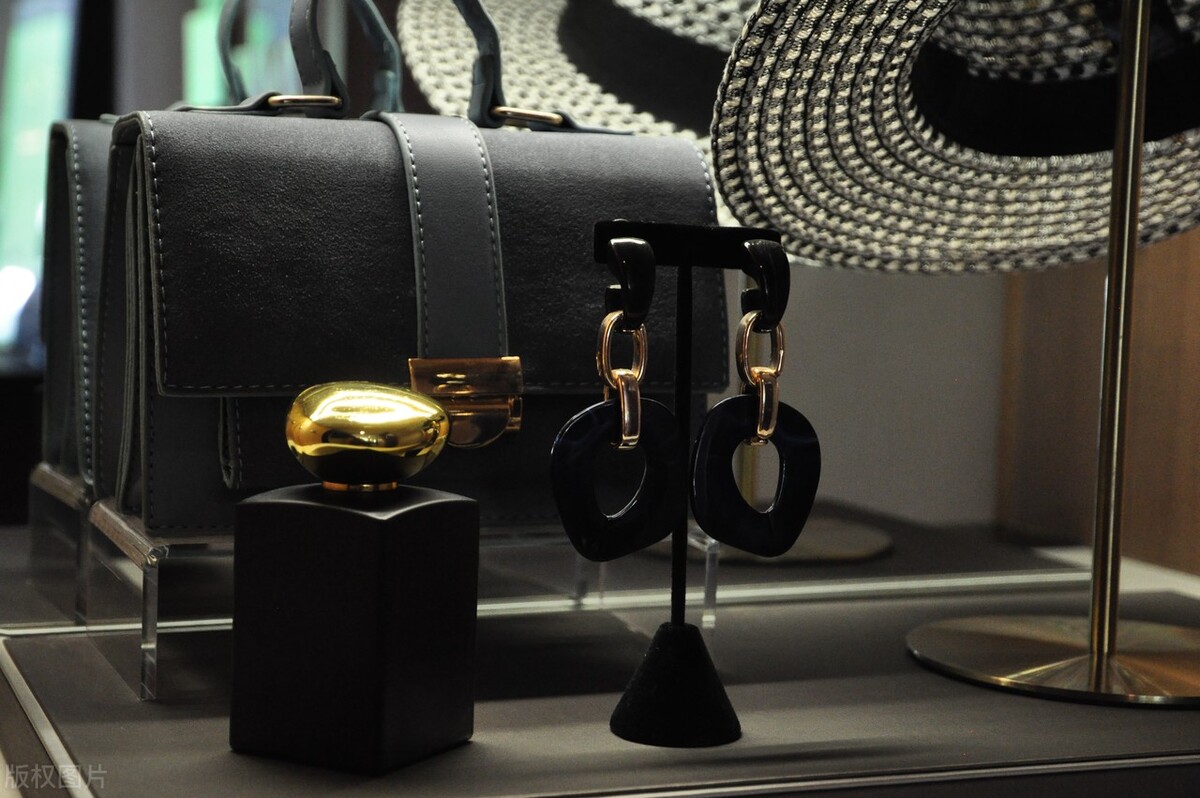 在平台上卖假奢侈品会怎么样,奢侈品涉假