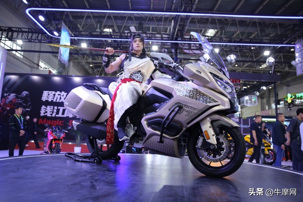 摩展集中举办，新车全员“卷王”？｜5月行业大事件回顾