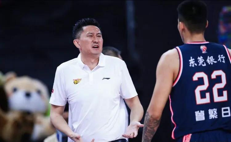 中国男篮李楠教练,中国男篮杜锋乔尔杰维奇