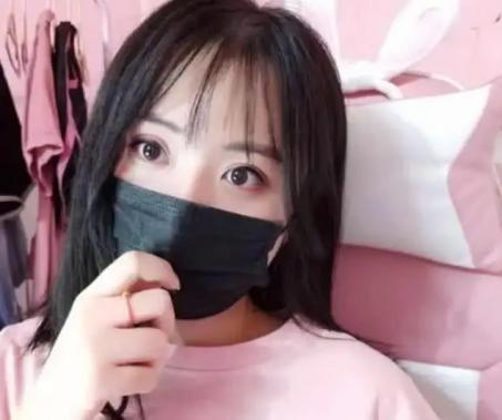 和平小店全新升级！小团团化身和平掌柜开启精彩带货专场