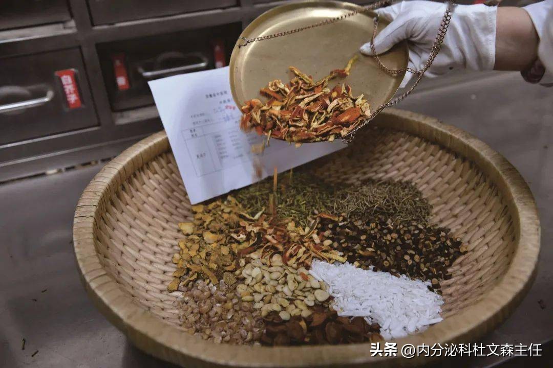 甲状腺问题西医搞不定,中医能!这样疏肝祛湿、温补脾肾即可