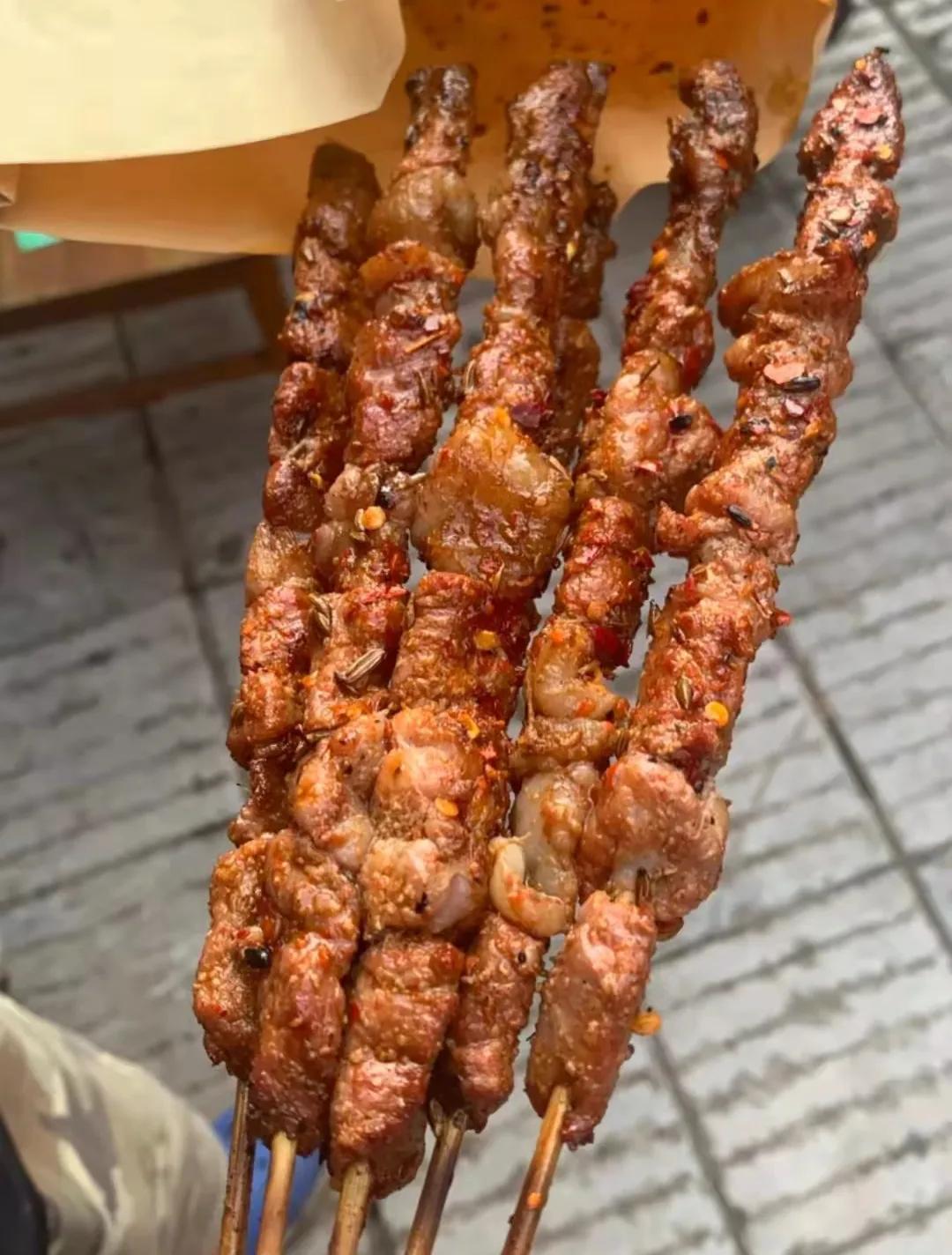 吃货们千万不要错过的昆明美食街,昆明翠湖公园附近美食街