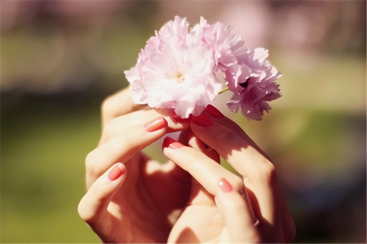 聪明的女人，不会问这三件事