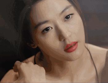 大脸妹子必选的三款发型,大脸额头窄适合什么发型