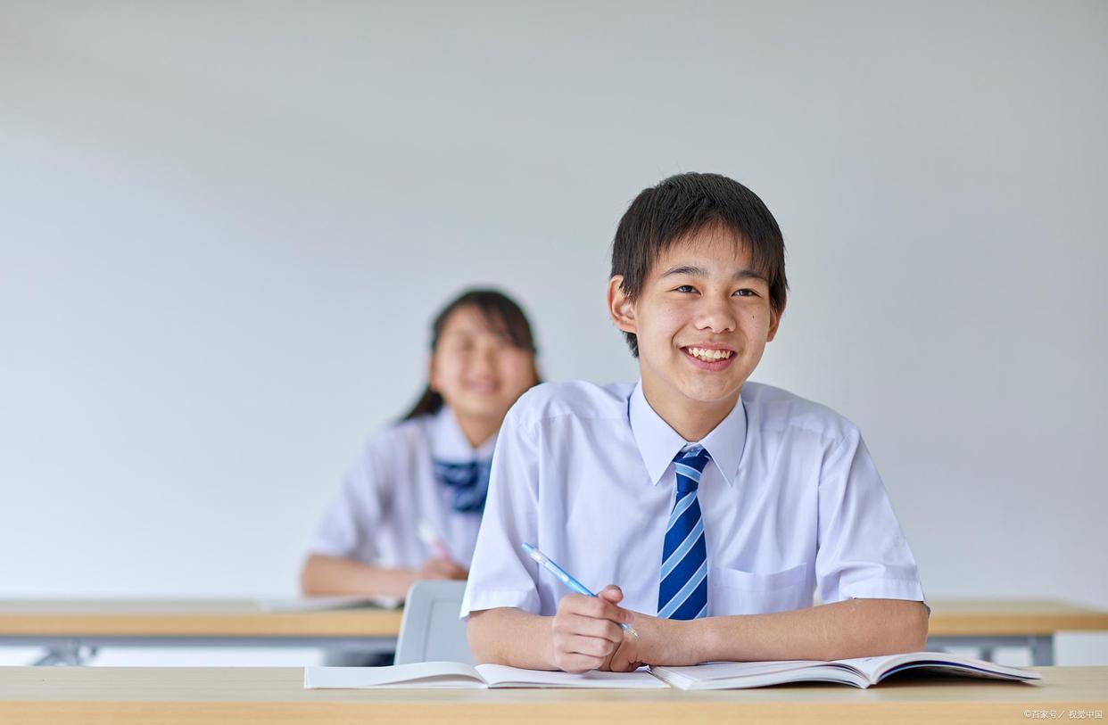 男孩十一岁半开始变声还能长高吗,男生14岁161还能长多高还没变声