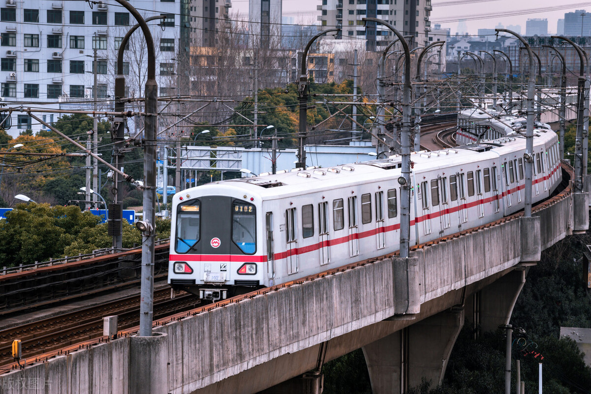 乘坐地铁的详细流程上海,在上海乘坐地铁