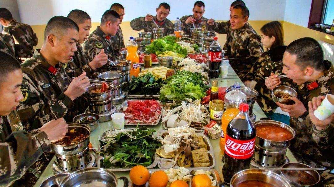 解放军与美军伙食对比,解放军单兵伙食对比美军单兵伙食