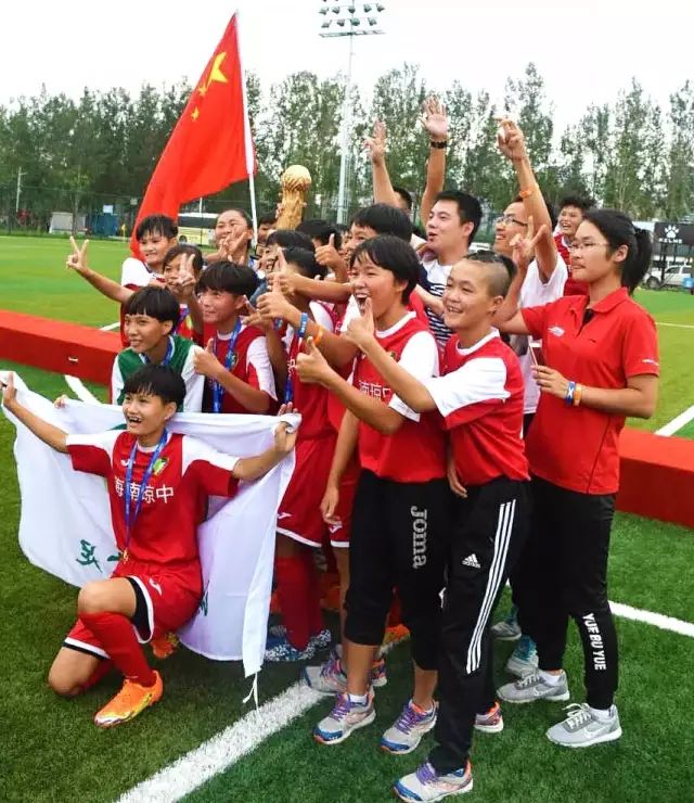 卡塔尔世界杯现场燃爆,卡塔尔世界杯带给你最大的感受