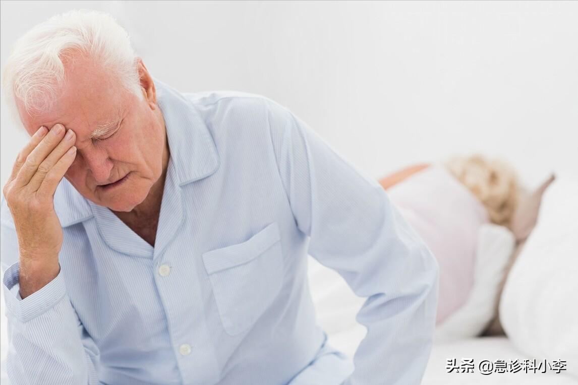 脑梗来临前腿脚先知,睡觉时出现5种迹象警惕脑梗信号