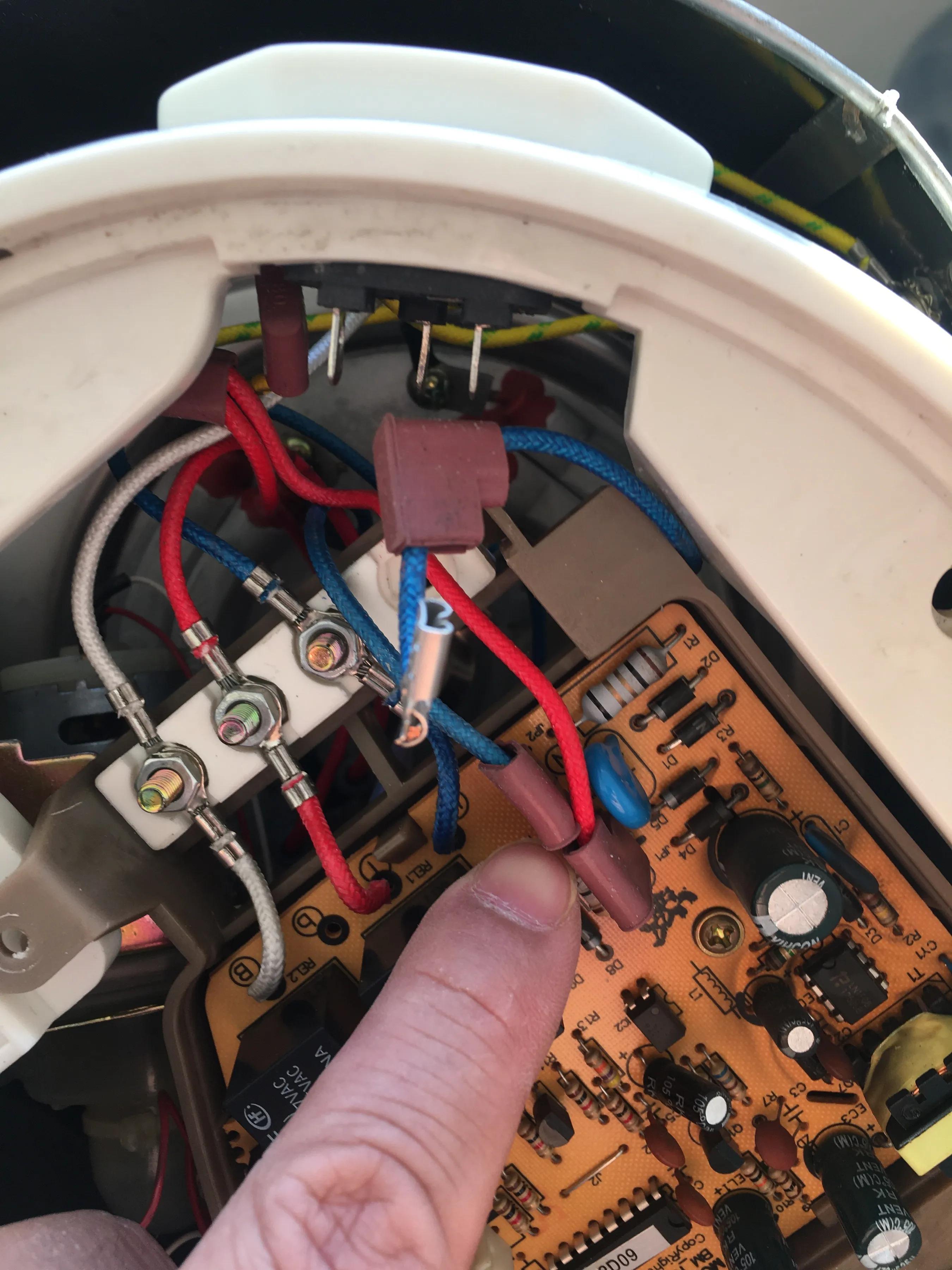 skg电热开水瓶维修教程,skg电热水壶弹簧盖弹起损坏