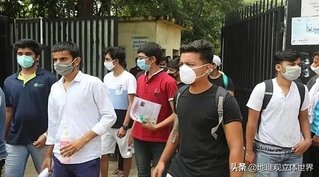 印度，因“公务员”、“大学生”录取比例引发的一场血案？