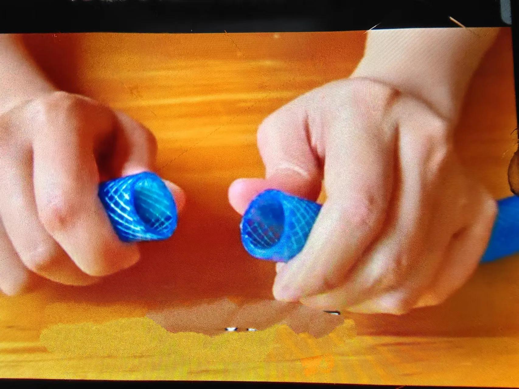 2根一样粗的水管怎么接在一起,2根塑料水管怎么接起来