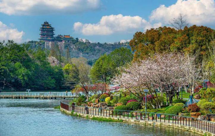 首个被撤销的直辖市南京，如今是重要的科教中心之一，已成功逆袭