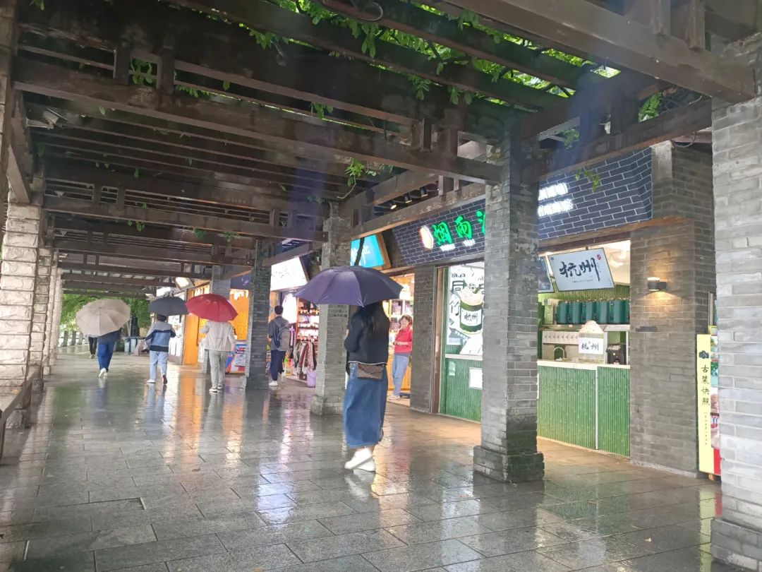 租金67元每平方商铺值多少钱每平,西湖边小店租金280万