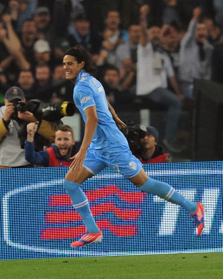 埃丁森卡瓦尼进球瞬间,埃迪森卡瓦尼点球集锦