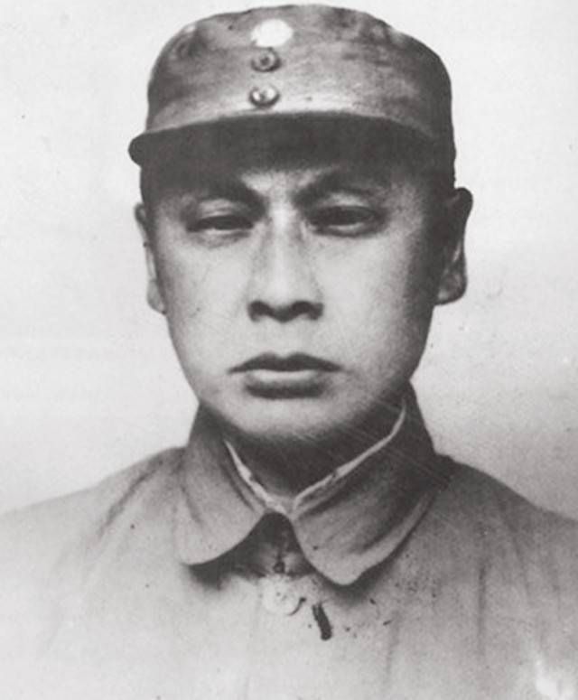 1934年长征前，陈毅找到*德朱**：我还要指挥作战，请不要把我留下