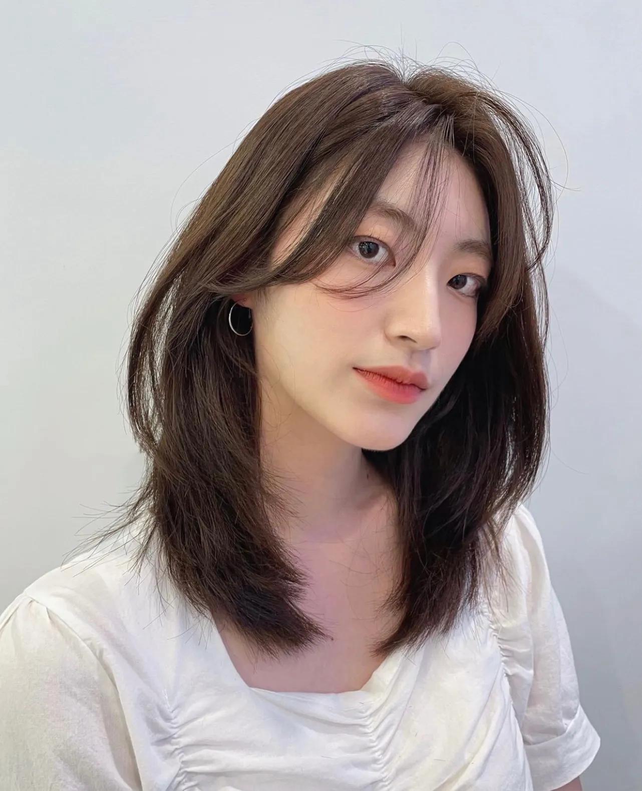 减龄洋气高级中长发,中年减龄发型中长发