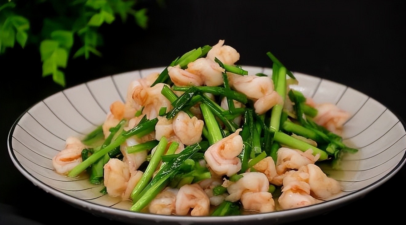 最正确的吃蟹和虾的吃法,10月份螃蟹适合做香辣蟹还是清蒸