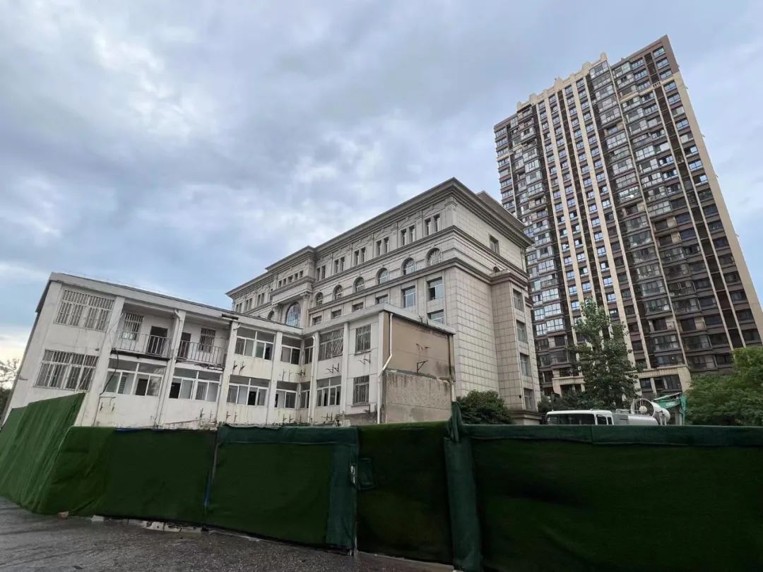 意外!时隔9年老盘跳涨2.1万/㎡,居然当天售罄了