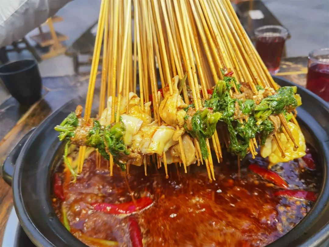 钢管厂五区小郡肝串串宽窄巷子,钢管厂五区小郡肝串串多少钱一串