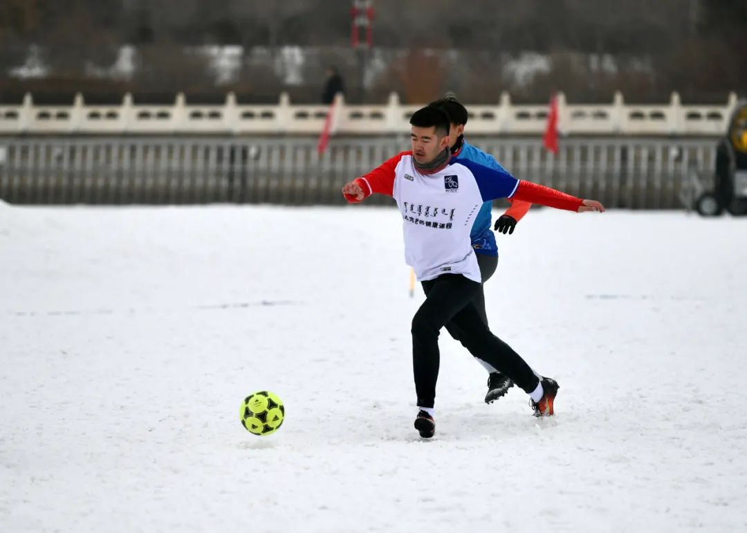 嗨翻足球联赛,雪地足球赛