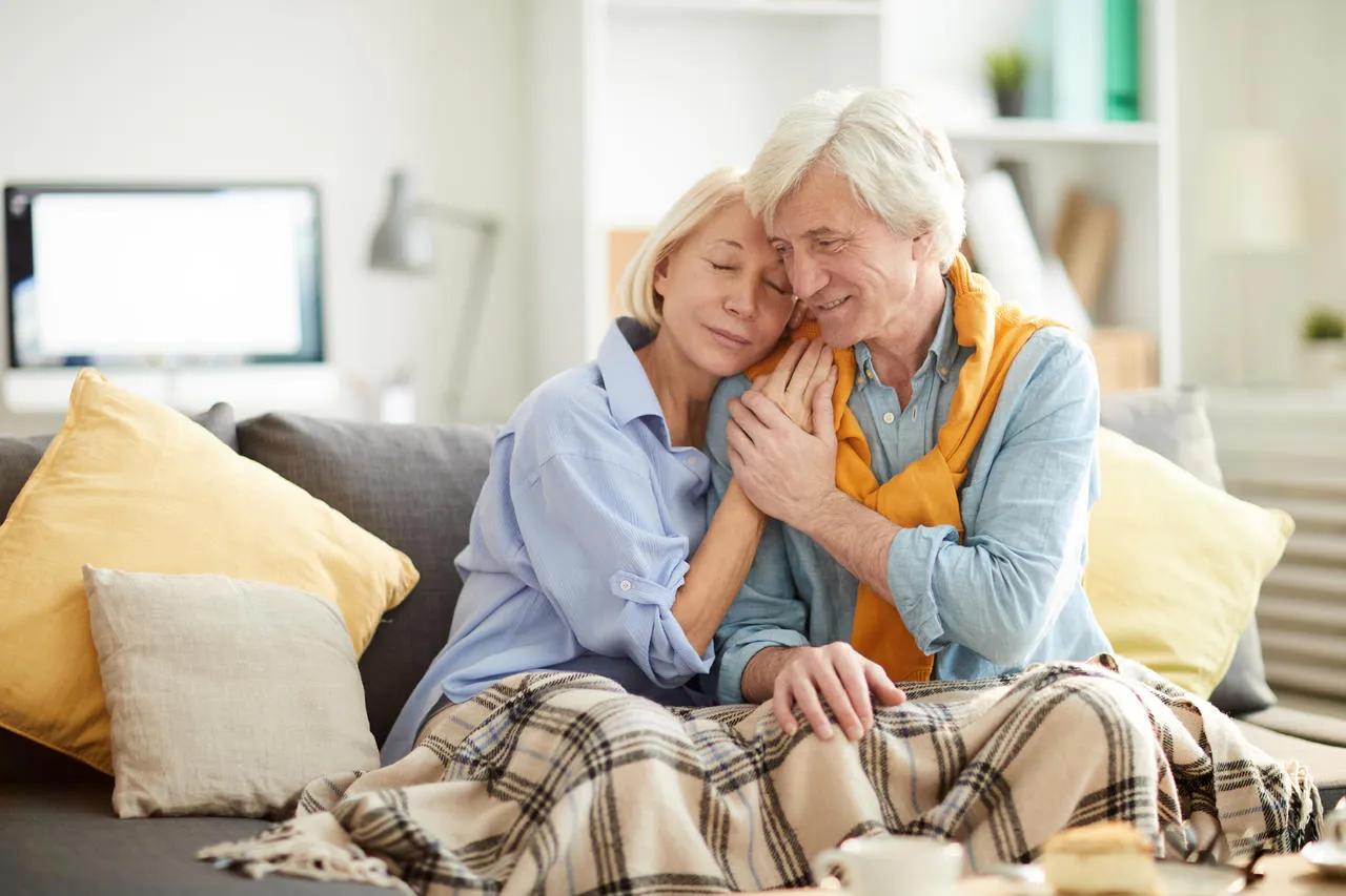 我侄子结婚老公慷慨送车,得知送车的原因后,我难过的瘫倒在地！