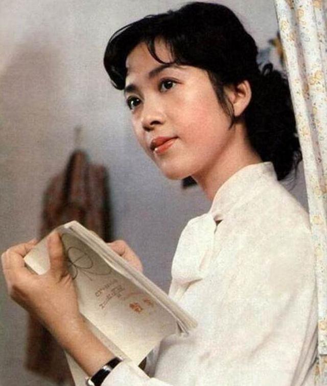 1986龚雪赴美,龚雪因流氓案断送演艺生涯