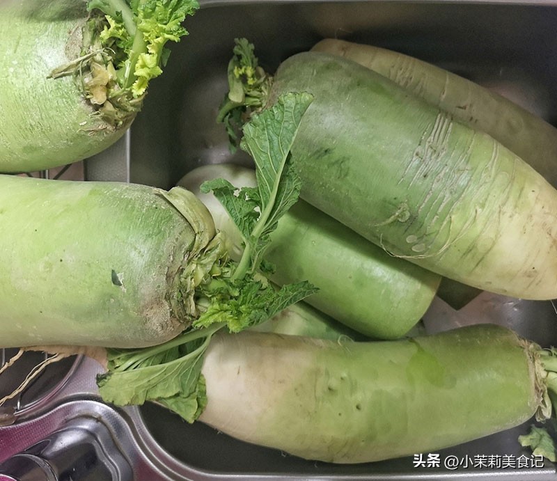 腌萝卜干不变黑方法,萝卜干腌制好了吃了发苦怎么拯救